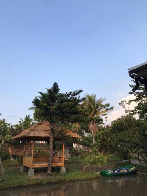 Villa As-Salam, Kadungora, Гарут Екстериор снимка